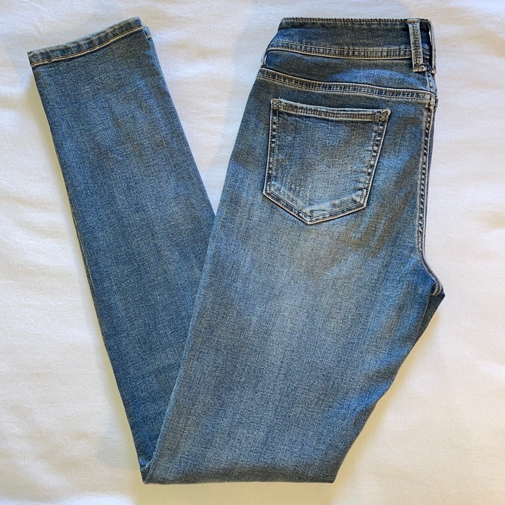 Maurices Distressed Ankle Skinny Jeans S/R